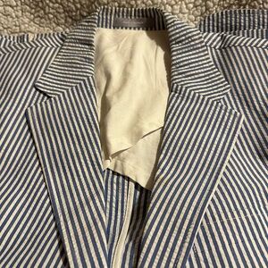 Men’s Sear-sucker sports coat 42R